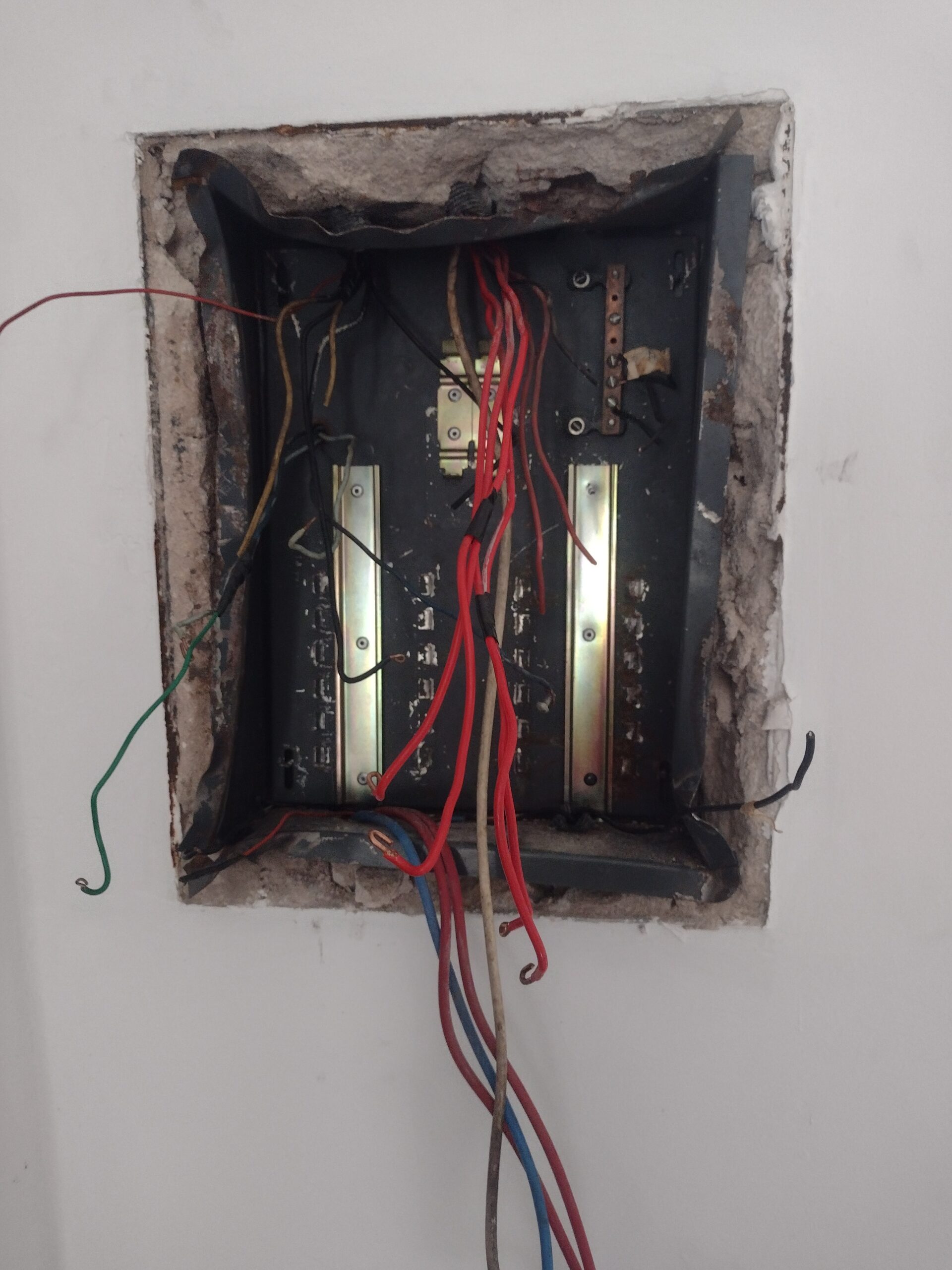 Lider Total Reparos - Hidráulica | Desentupimento |Eletricista Residencial | Limpeza de Caixa D'agua | Pintura Residencial