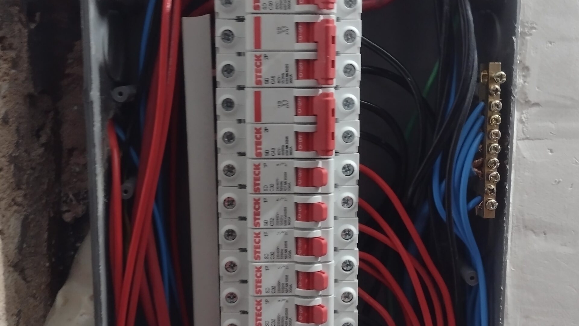 Lider Total Reparos - Hidráulica | Desentupimento |Eletricista Residencial | Limpeza de Caixa D'agua | Pintura Residencial