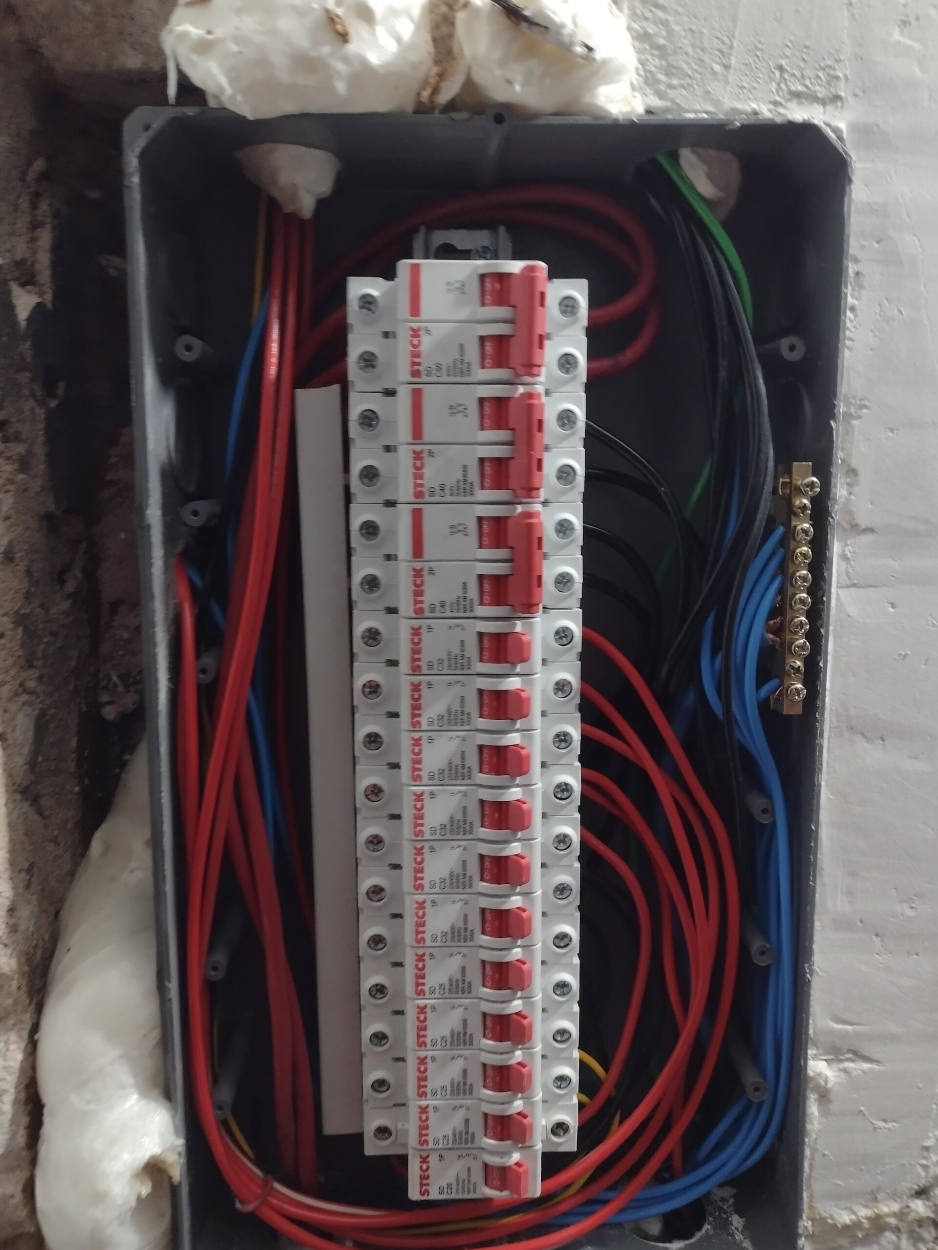 Lider Total Reparos - Hidráulica | Desentupimento |Eletricista Residencial | Limpeza de Caixa D'agua | Pintura Residencial